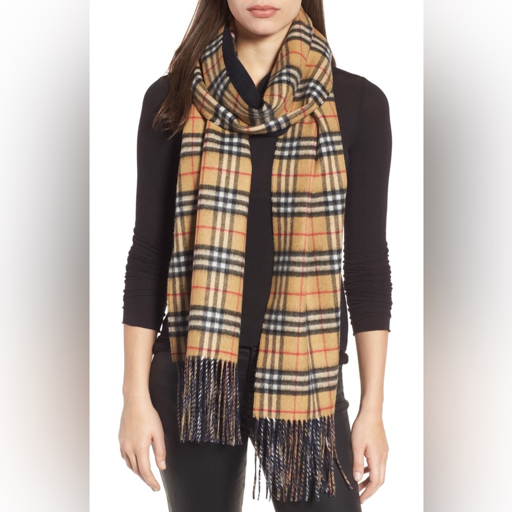 Burberry Reversible Vintage Check cashmere scarf